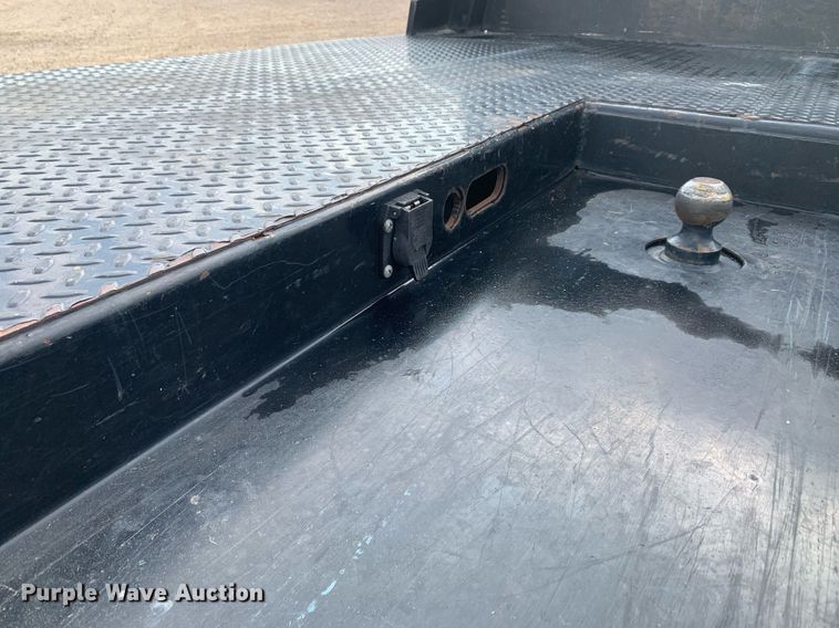 image for item DP8669 2018 GMC Sierra 3500HD  Crew Cab flatbed pickup truck