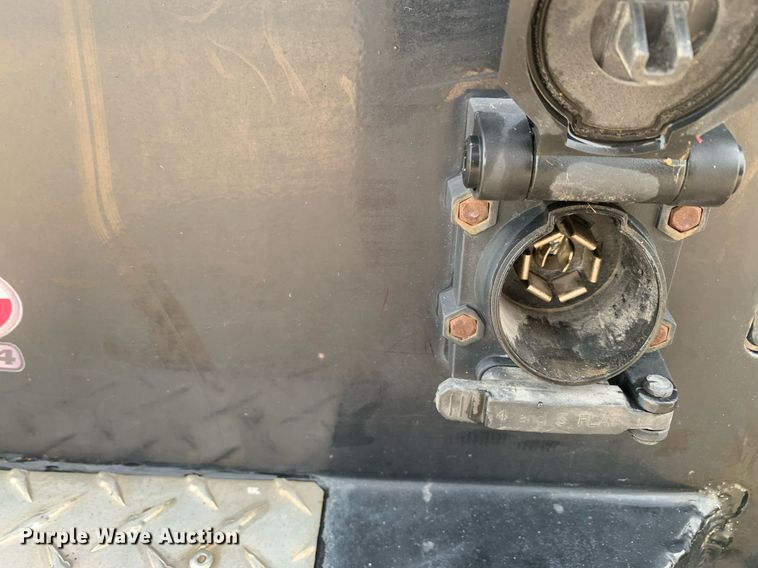 image for item DP8669 2018 GMC Sierra 3500HD  Crew Cab flatbed pickup truck