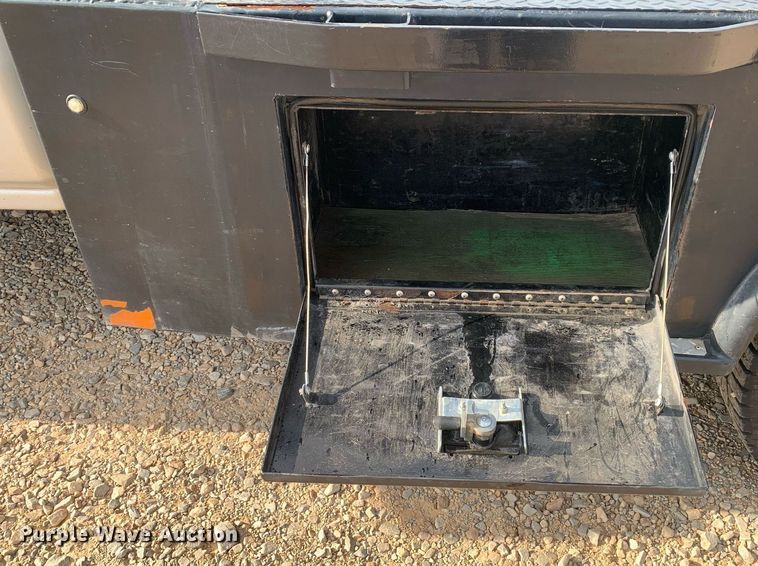 image for item DP8669 2018 GMC Sierra 3500HD  Crew Cab flatbed pickup truck