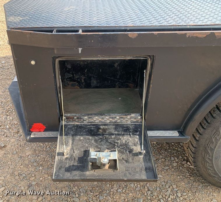 image for item DP8669 2018 GMC Sierra 3500HD  Crew Cab flatbed pickup truck