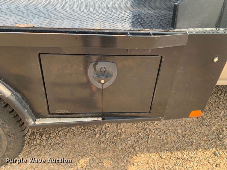 image for item DP8669 2018 GMC Sierra 3500HD  Crew Cab flatbed pickup truck