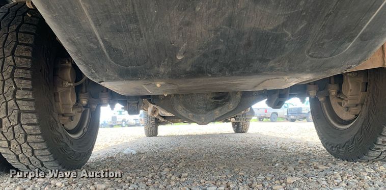 image for item DP8669 2018 GMC Sierra 3500HD  Crew Cab flatbed pickup truck