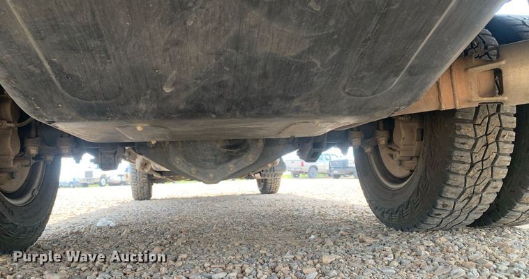 image for item DP8669 2018 GMC Sierra 3500HD  Crew Cab flatbed pickup truck