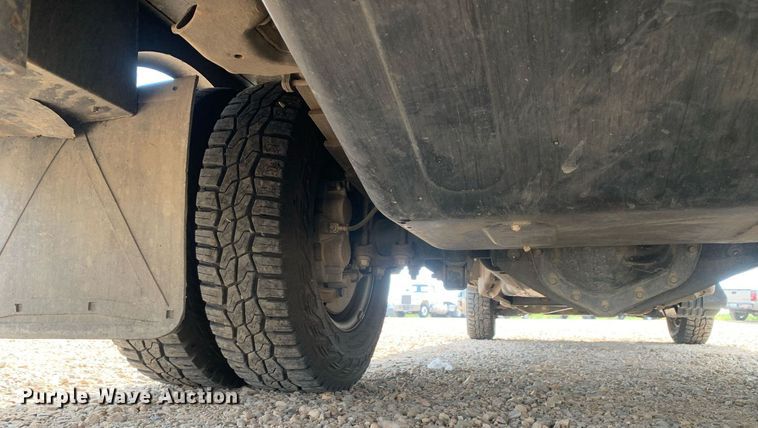 image for item DP8669 2018 GMC Sierra 3500HD  Crew Cab flatbed pickup truck