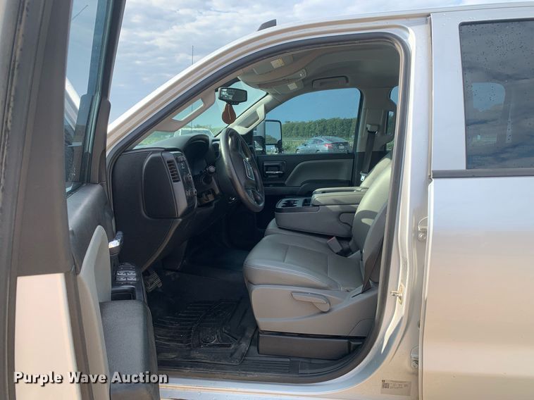 image for item DP8669 2018 GMC Sierra 3500HD  Crew Cab flatbed pickup truck