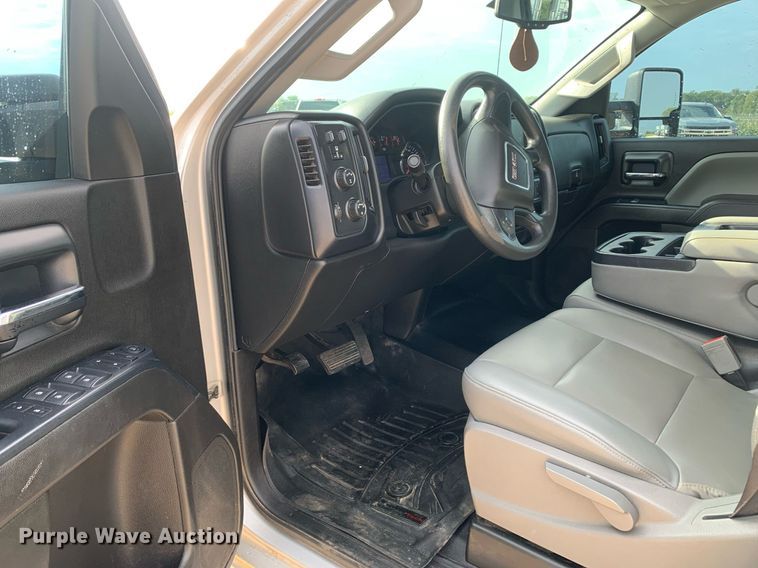 image for item DP8669 2018 GMC Sierra 3500HD  Crew Cab flatbed pickup truck