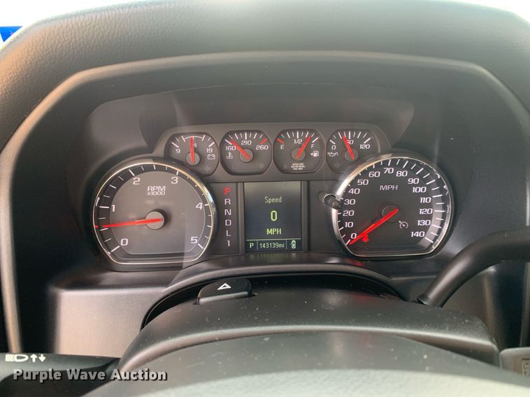 image for item DP8669 2018 GMC Sierra 3500HD  Crew Cab flatbed pickup truck