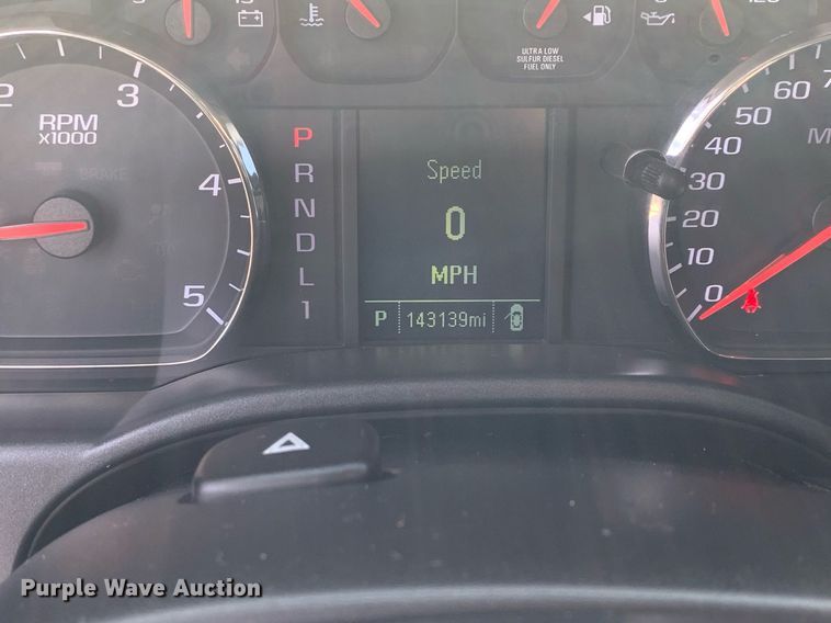 image for item DP8669 2018 GMC Sierra 3500HD  Crew Cab flatbed pickup truck