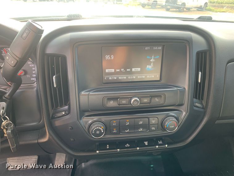 image for item DP8669 2018 GMC Sierra 3500HD  Crew Cab flatbed pickup truck