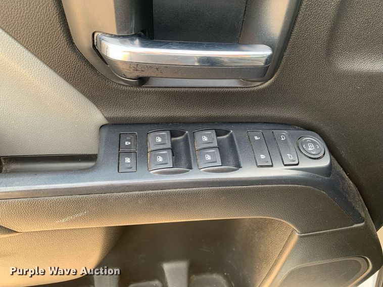 image for item DP8669 2018 GMC Sierra 3500HD  Crew Cab flatbed pickup truck