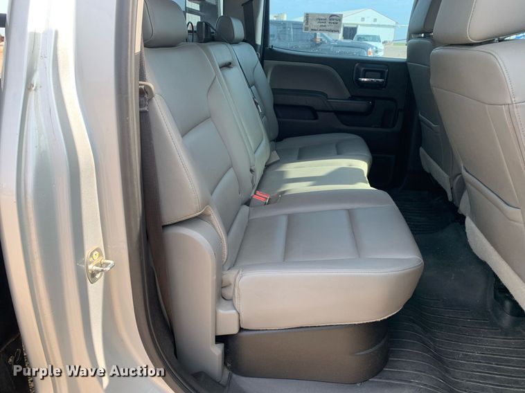 image for item DP8669 2018 GMC Sierra 3500HD  Crew Cab flatbed pickup truck