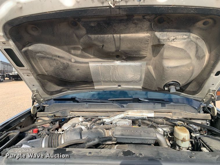 image for item DP8669 2018 GMC Sierra 3500HD  Crew Cab flatbed pickup truck