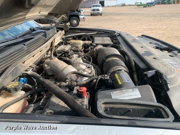 image for item DP8669 2018 GMC Sierra 3500HD  Crew Cab flatbed pickup truck