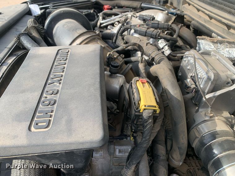 image for item DP8669 2018 GMC Sierra 3500HD  Crew Cab flatbed pickup truck