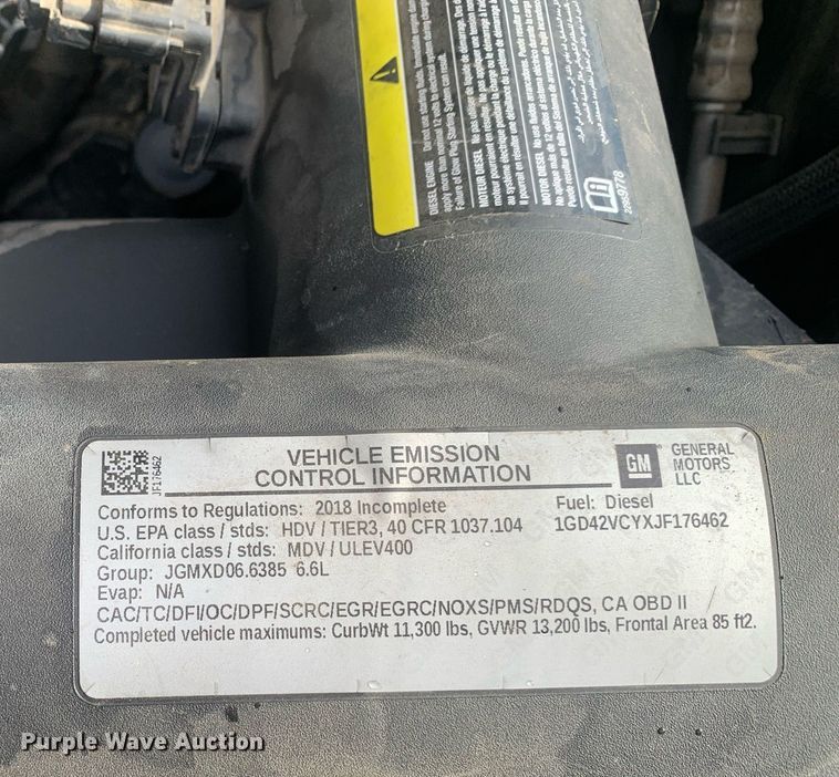 image for item DP8669 2018 GMC Sierra 3500HD  Crew Cab flatbed pickup truck