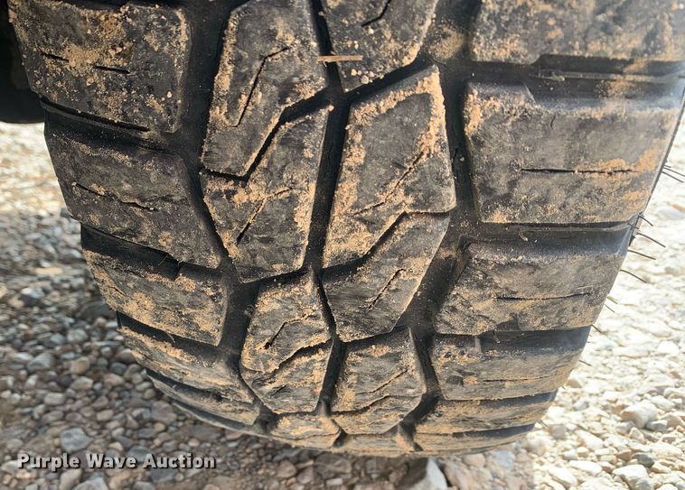 image for item DP8669 2018 GMC Sierra 3500HD  Crew Cab flatbed pickup truck