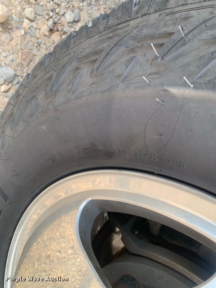 image for item DP8669 2018 GMC Sierra 3500HD  Crew Cab flatbed pickup truck