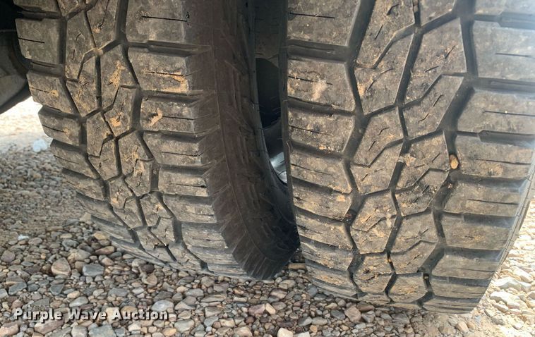 image for item DP8669 2018 GMC Sierra 3500HD  Crew Cab flatbed pickup truck