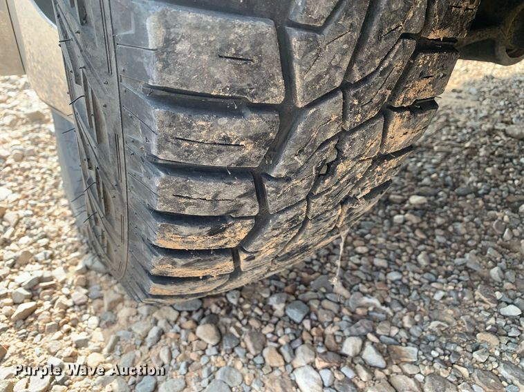 image for item DP8669 2018 GMC Sierra 3500HD  Crew Cab flatbed pickup truck