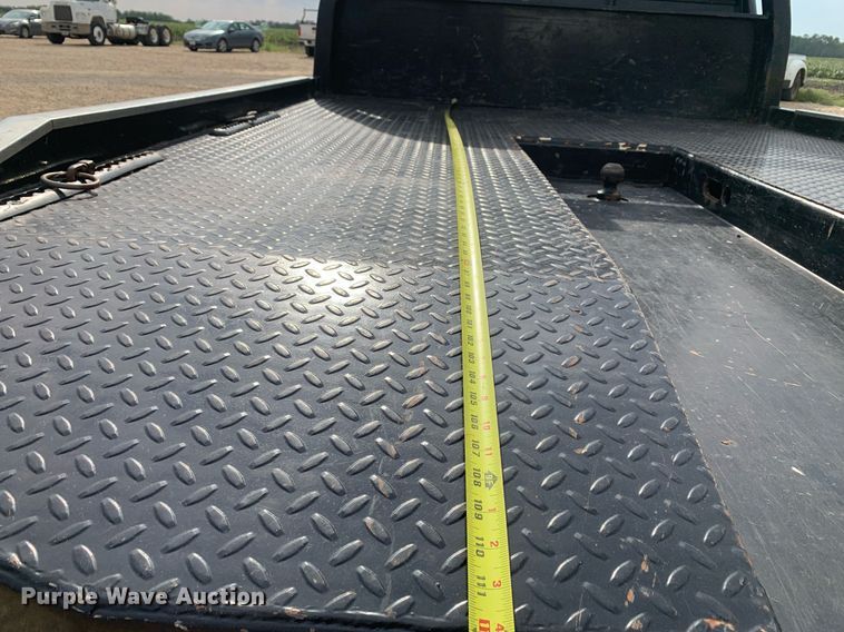 image for item DP8670 2018 GMC Sierra 3500HD  Crew Cab flatbed pickup truck