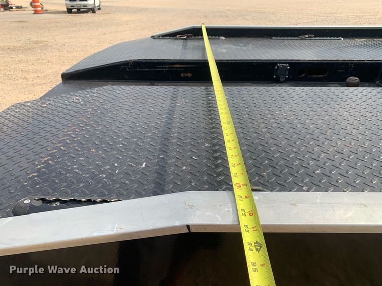 image for item DP8670 2018 GMC Sierra 3500HD  Crew Cab flatbed pickup truck