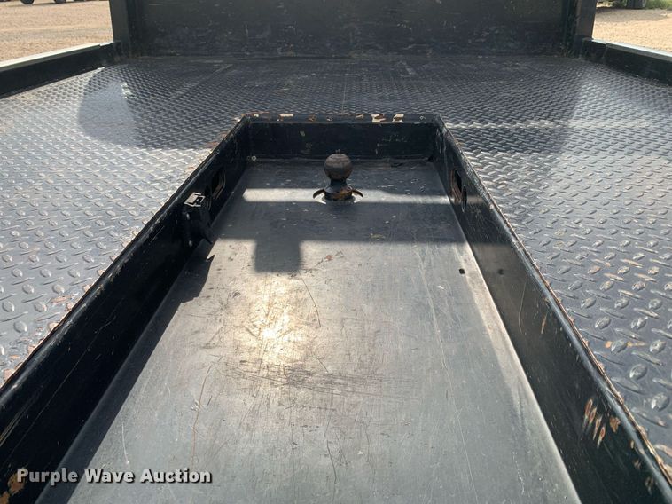 image for item DP8670 2018 GMC Sierra 3500HD  Crew Cab flatbed pickup truck