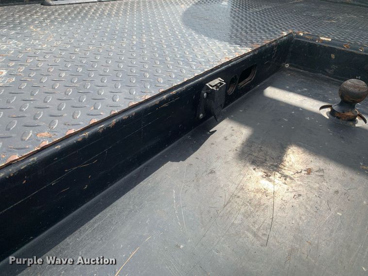 image for item DP8670 2018 GMC Sierra 3500HD  Crew Cab flatbed pickup truck