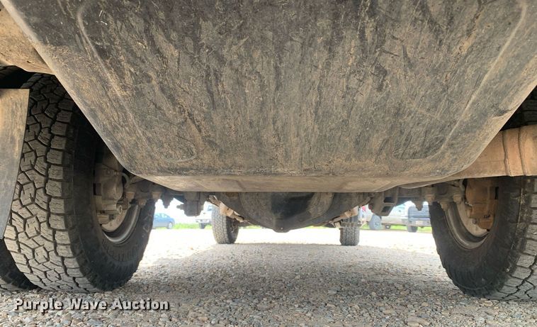 image for item DP8670 2018 GMC Sierra 3500HD  Crew Cab flatbed pickup truck