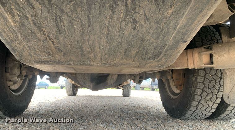 image for item DP8670 2018 GMC Sierra 3500HD  Crew Cab flatbed pickup truck