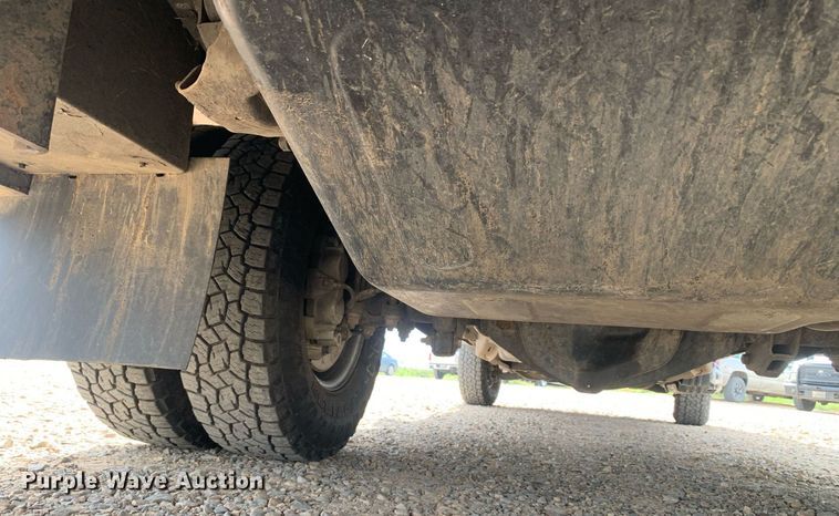 image for item DP8670 2018 GMC Sierra 3500HD  Crew Cab flatbed pickup truck