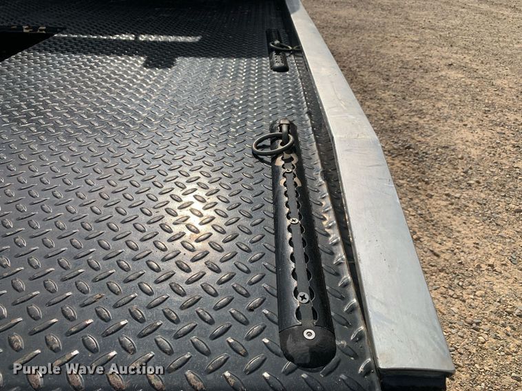 image for item DP8670 2018 GMC Sierra 3500HD  Crew Cab flatbed pickup truck