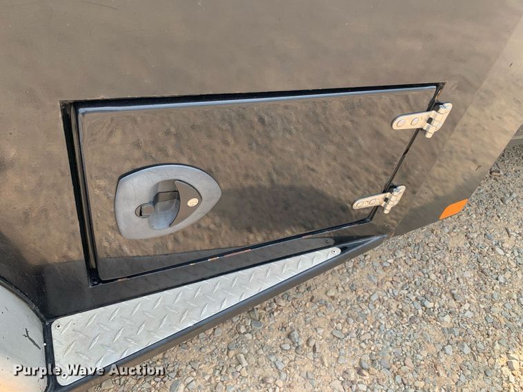 image for item DP8670 2018 GMC Sierra 3500HD  Crew Cab flatbed pickup truck