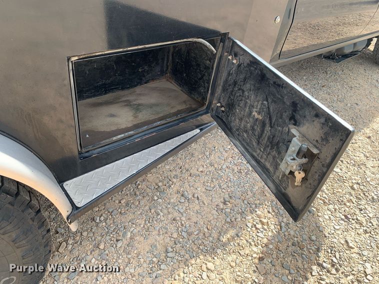 image for item DP8670 2018 GMC Sierra 3500HD  Crew Cab flatbed pickup truck