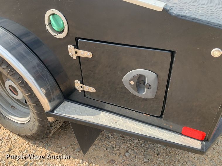 image for item DP8670 2018 GMC Sierra 3500HD  Crew Cab flatbed pickup truck