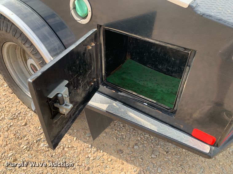 image for item DP8670 2018 GMC Sierra 3500HD  Crew Cab flatbed pickup truck