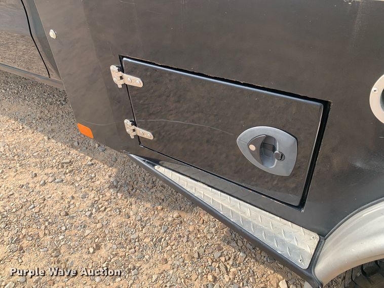 image for item DP8670 2018 GMC Sierra 3500HD  Crew Cab flatbed pickup truck