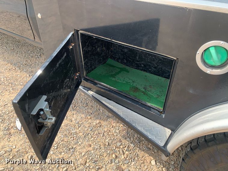 image for item DP8670 2018 GMC Sierra 3500HD  Crew Cab flatbed pickup truck