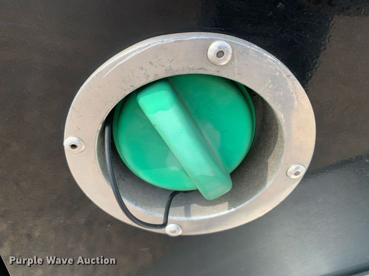 image for item DP8670 2018 GMC Sierra 3500HD  Crew Cab flatbed pickup truck