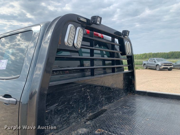 image for item DP8670 2018 GMC Sierra 3500HD  Crew Cab flatbed pickup truck