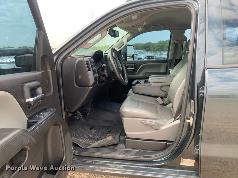 image for item DP8670 2018 GMC Sierra 3500HD  Crew Cab flatbed pickup truck