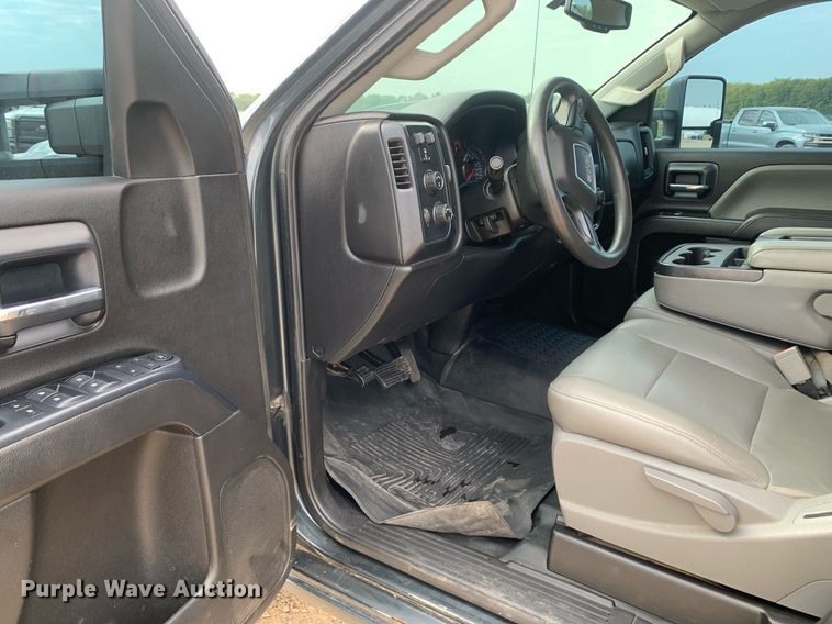 image for item DP8670 2018 GMC Sierra 3500HD  Crew Cab flatbed pickup truck