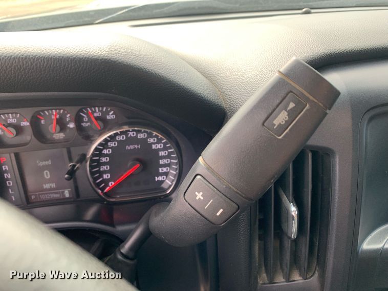 image for item DP8670 2018 GMC Sierra 3500HD  Crew Cab flatbed pickup truck