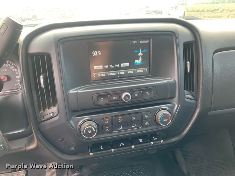 image for item DP8670 2018 GMC Sierra 3500HD  Crew Cab flatbed pickup truck