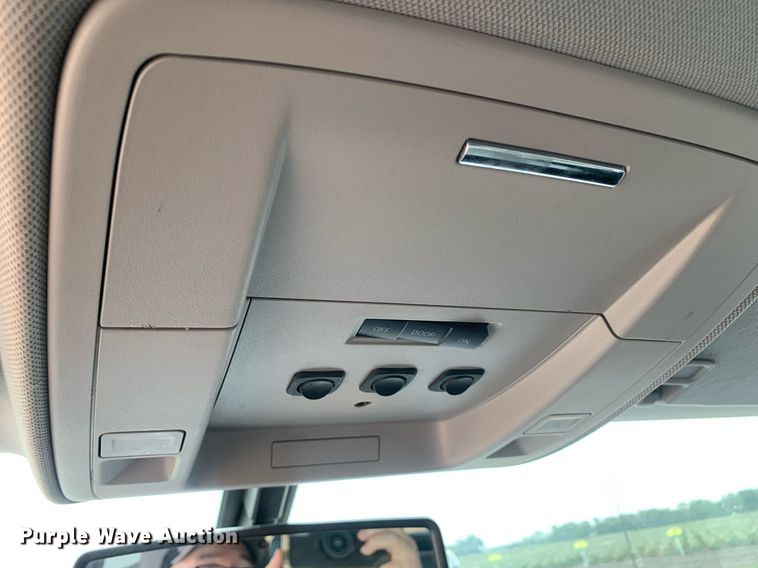 image for item DP8670 2018 GMC Sierra 3500HD  Crew Cab flatbed pickup truck