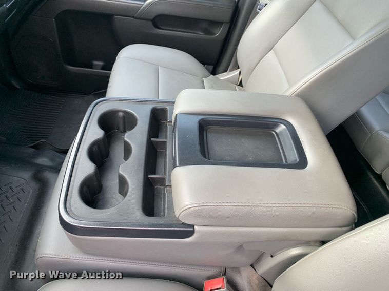 image for item DP8670 2018 GMC Sierra 3500HD  Crew Cab flatbed pickup truck