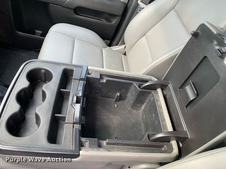 image for item DP8670 2018 GMC Sierra 3500HD  Crew Cab flatbed pickup truck