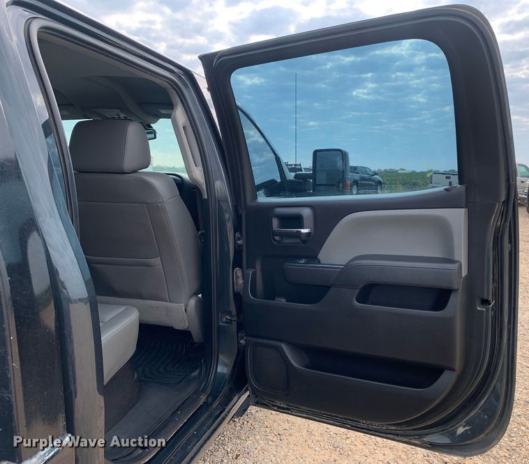 image for item DP8670 2018 GMC Sierra 3500HD  Crew Cab flatbed pickup truck