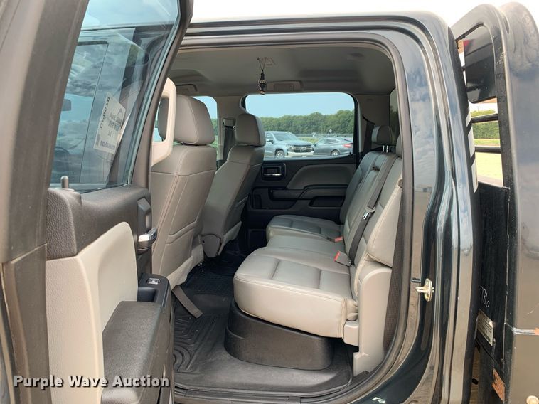 image for item DP8670 2018 GMC Sierra 3500HD  Crew Cab flatbed pickup truck