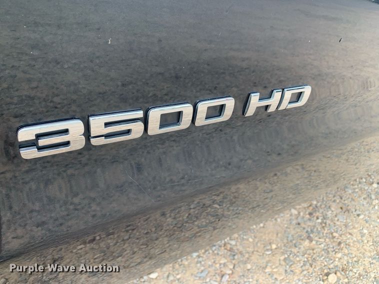 image for item DP8670 2018 GMC Sierra 3500HD  Crew Cab flatbed pickup truck