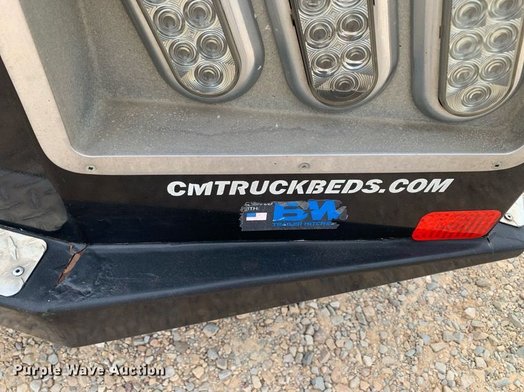 image for item DP8670 2018 GMC Sierra 3500HD  Crew Cab flatbed pickup truck